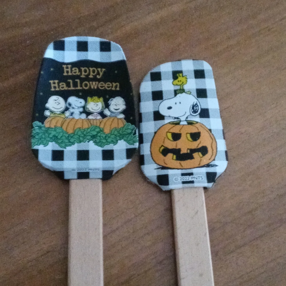 Snoopy Halloween spatulas